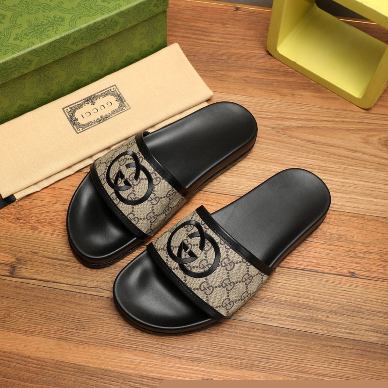 G*u*i slippers